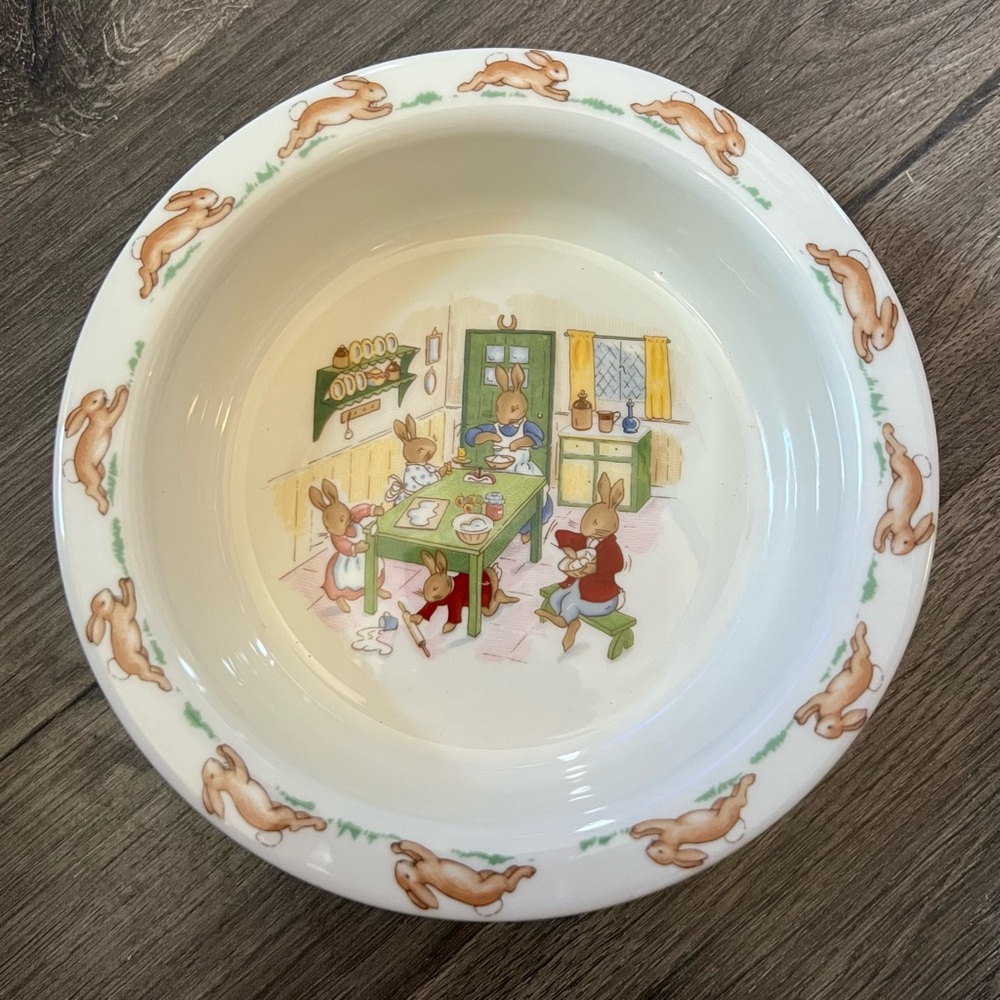 Bunnykins Royal Doulton Child’s Bone China Bowl England 6 2/8” Width X 1 3/4” Ht